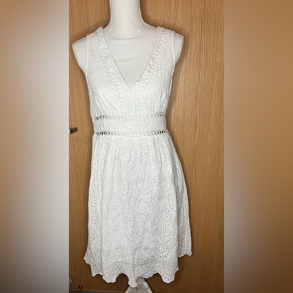 Flying Tomato Dresses & Skirts - flying tomato eyelet dress size L